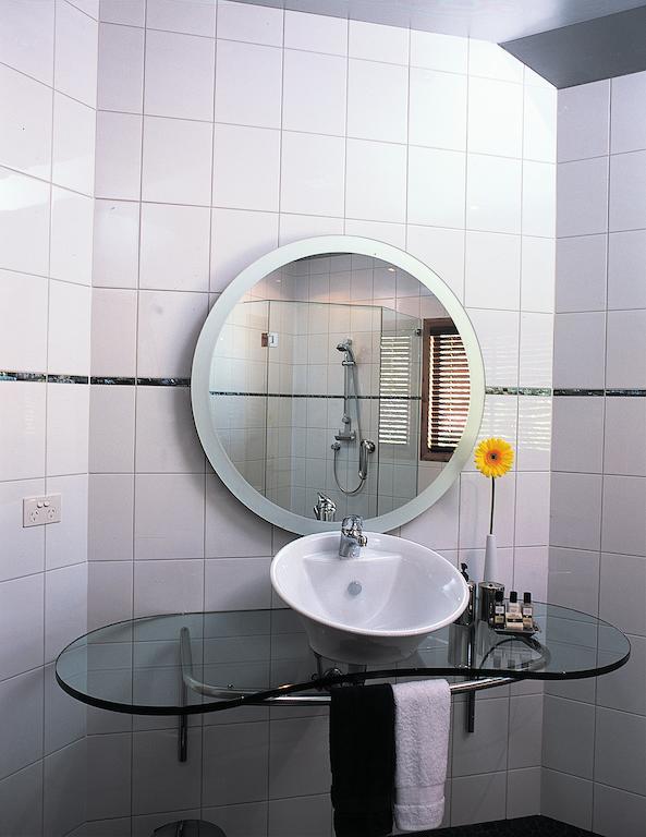 The Boathouse Apartment Opua Room photo